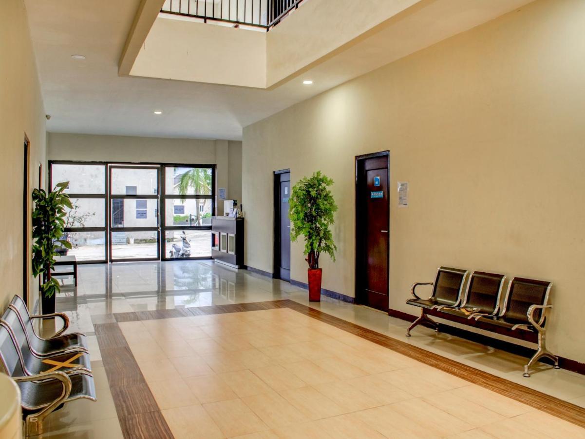 Oyo 90162 Remboelan Guest House Sungai Lutus Ngoại thất bức ảnh