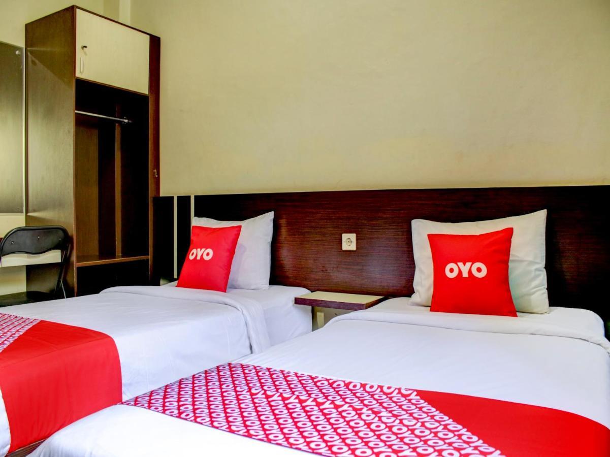 Oyo 90162 Remboelan Guest House Sungai Lutus Ngoại thất bức ảnh