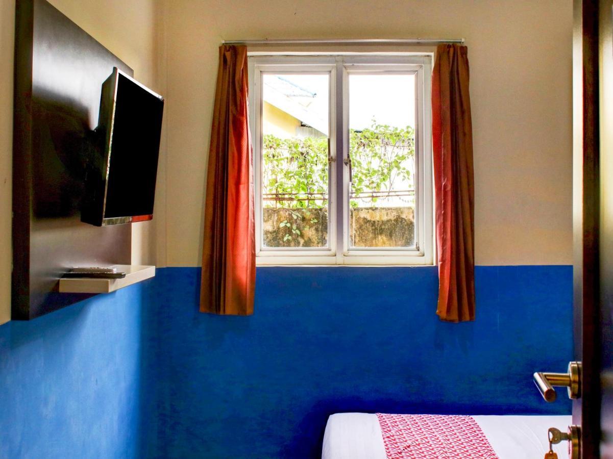 Oyo 90162 Remboelan Guest House Sungai Lutus Ngoại thất bức ảnh